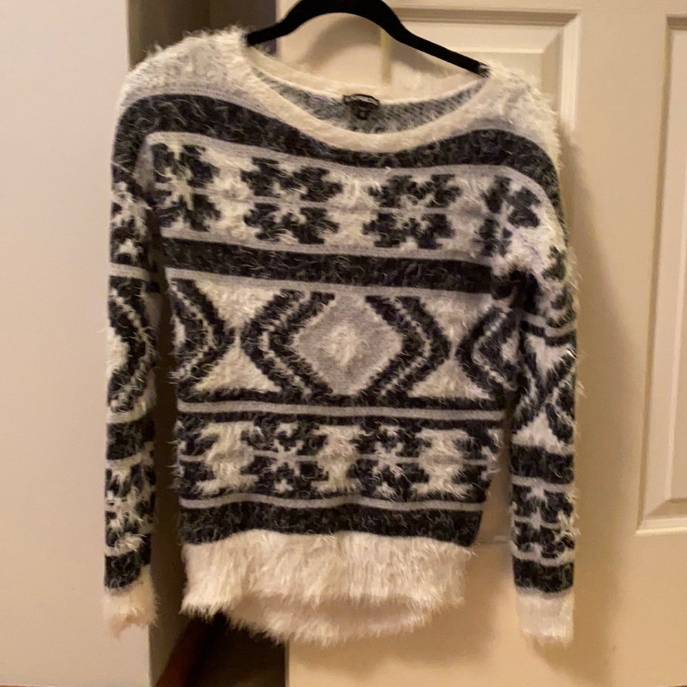 Express fuzzy sweater in cream and black xs